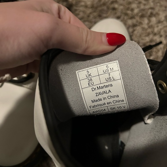 white doc marten’s!! - Picture 5 of 6